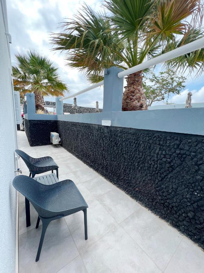 White Lily Suites & Lofts - Adults Only 16 Plus Perivolos  Exterior foto